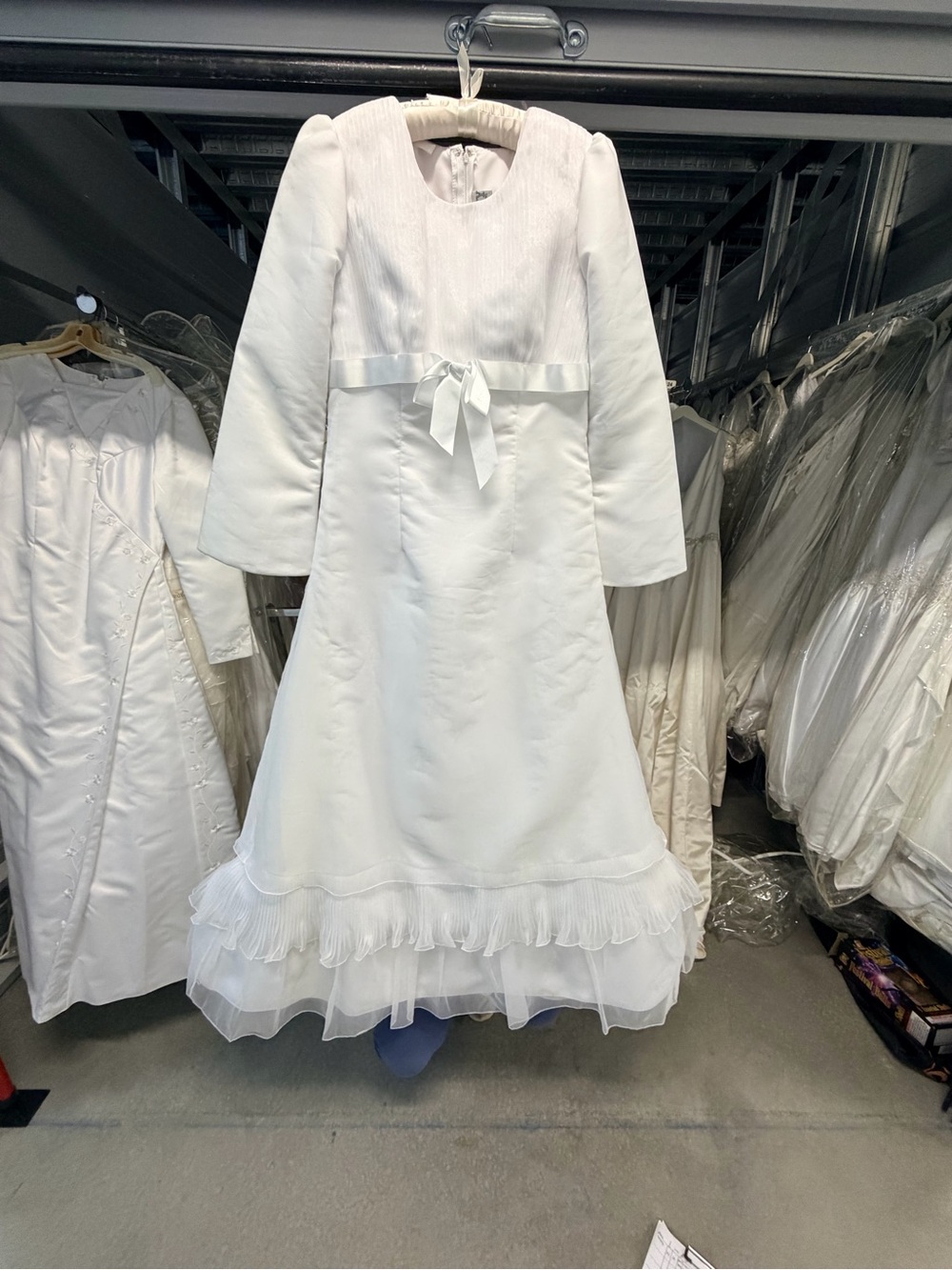 Classic White Long-Sleeve Wedding Dress with Ribbon Waist